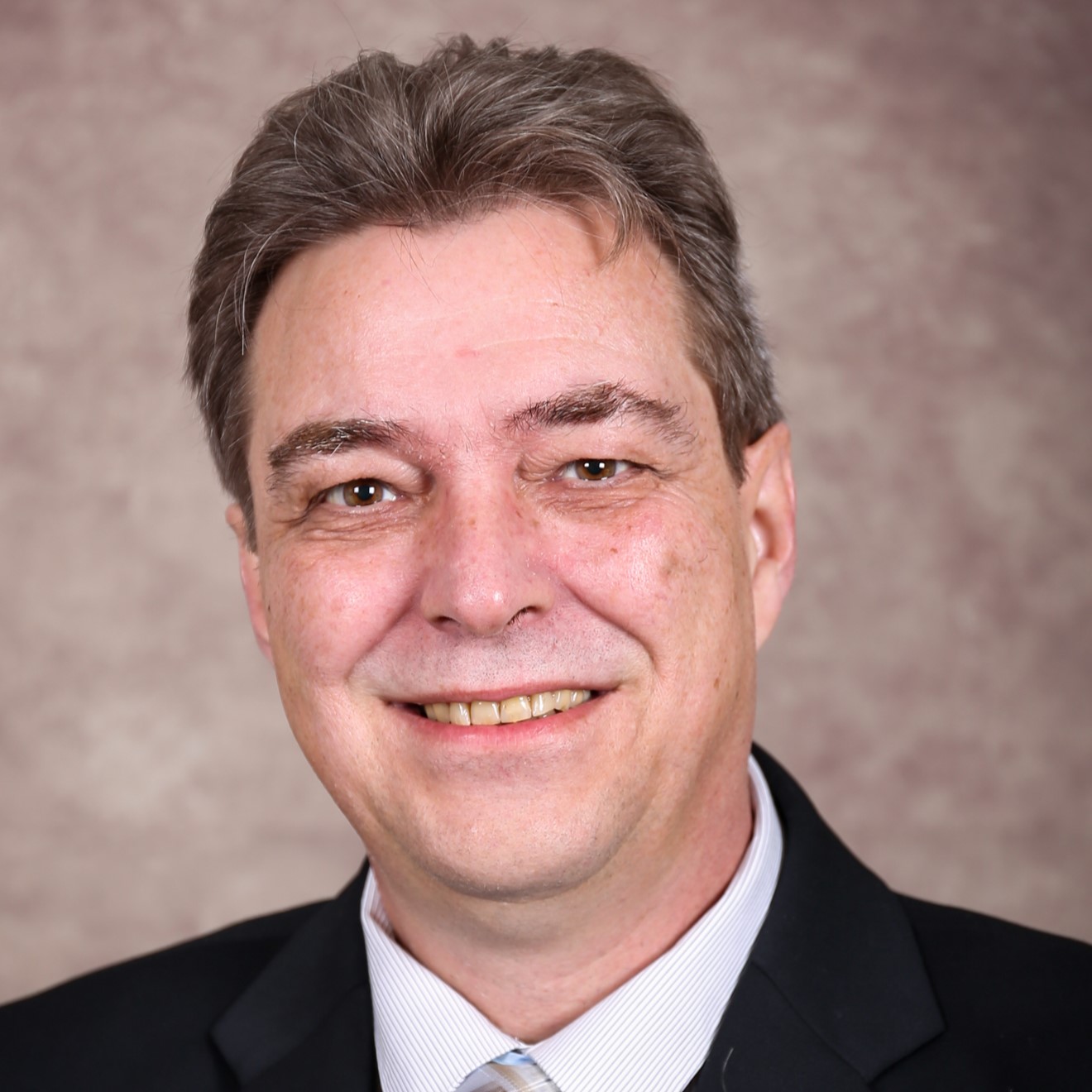 Dr. Holger Claus